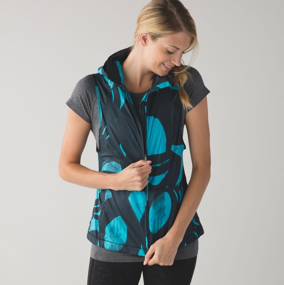 Lululemon Pack-It Blue Black Vest